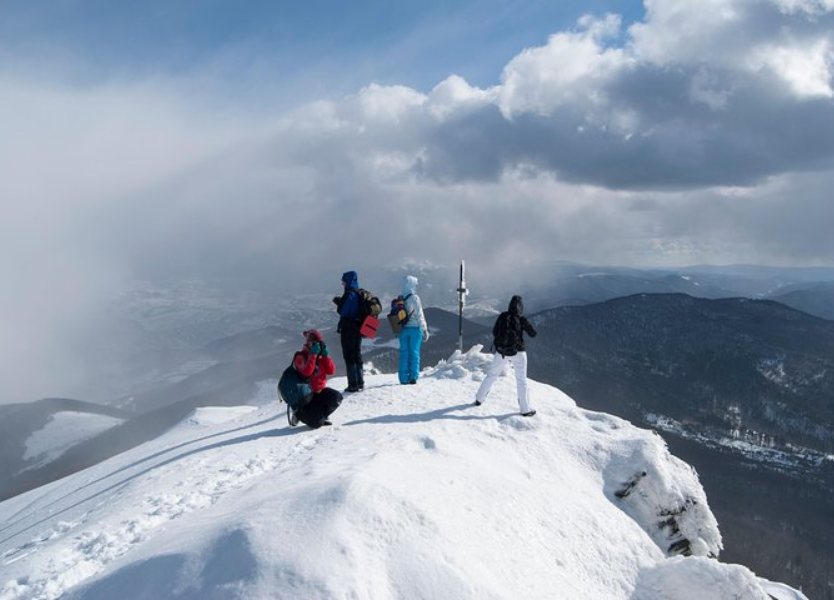 Зимові походи для новачків маршрути України та перші правила безпеки